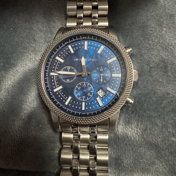 Michael Kors Chronograph Watch - Picture 2 of 2